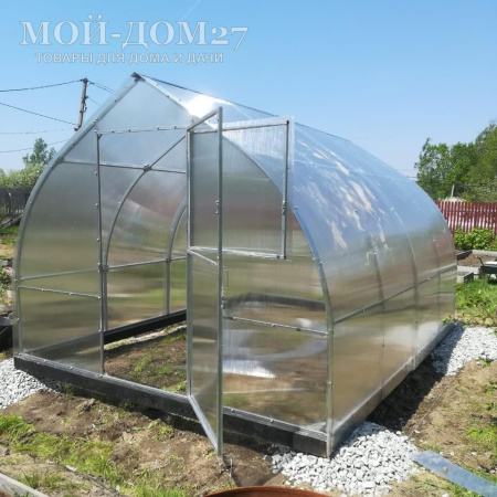 Теплица Дачница Остроконечная 4 метра с поликарбонатом | Мой-Дом27 | Каркас изготовлен из оцинкованной замкнутой трубы 30*20 мм.<br>
 Ширина - 3 метра. Высота - 2,2 метра. Длина 4 метра. <br>
 Выдерживаемая снеговая нагрузка - 80 кг/м2. Выдерживаемая ветровая нагрузка - до 15 м/с. <br>
 Расстояние между дугами 1 метр. Толщина металла 1 мм. <b>Форма - капелька</b><br>